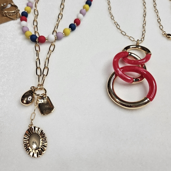 Women's Lot of Jewelry 2 Necklaces 1 Pair of Earrings Gold Tone Colorful NWOT - Picture 7 of 12